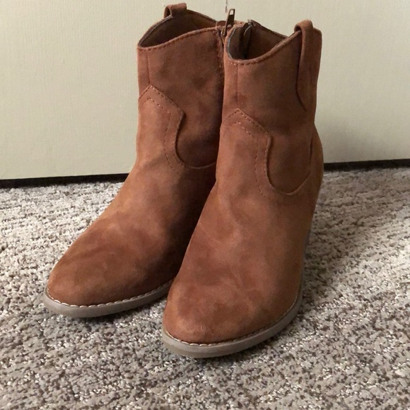 SO Shoes - SO cognac heeled boots